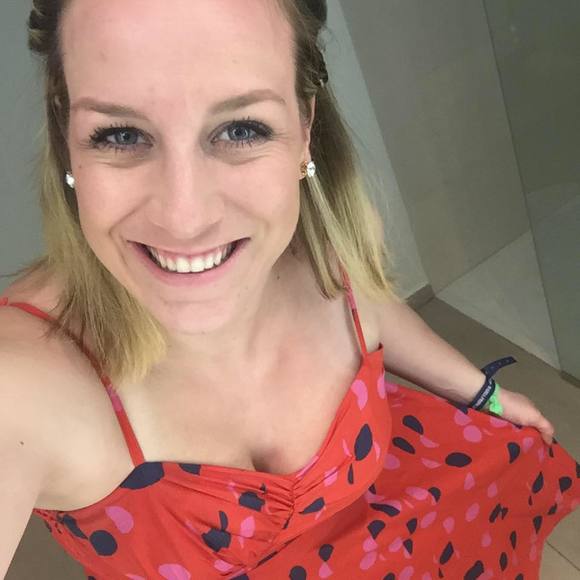 Meet your Posher, Danielle - Picture 1 of 1